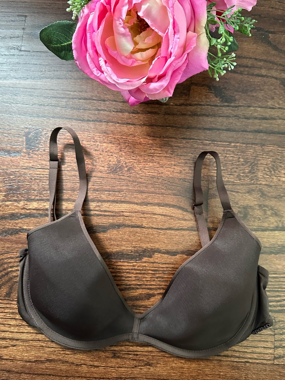 Skims Weightless Scoop Bra, size 32DD